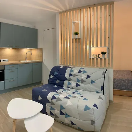 Studio, Piscine Et Parking A * Fréjus
